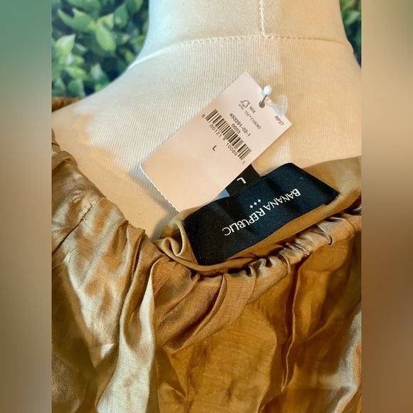 NWT Banana Republic beige blouse - Picture 3 of 3